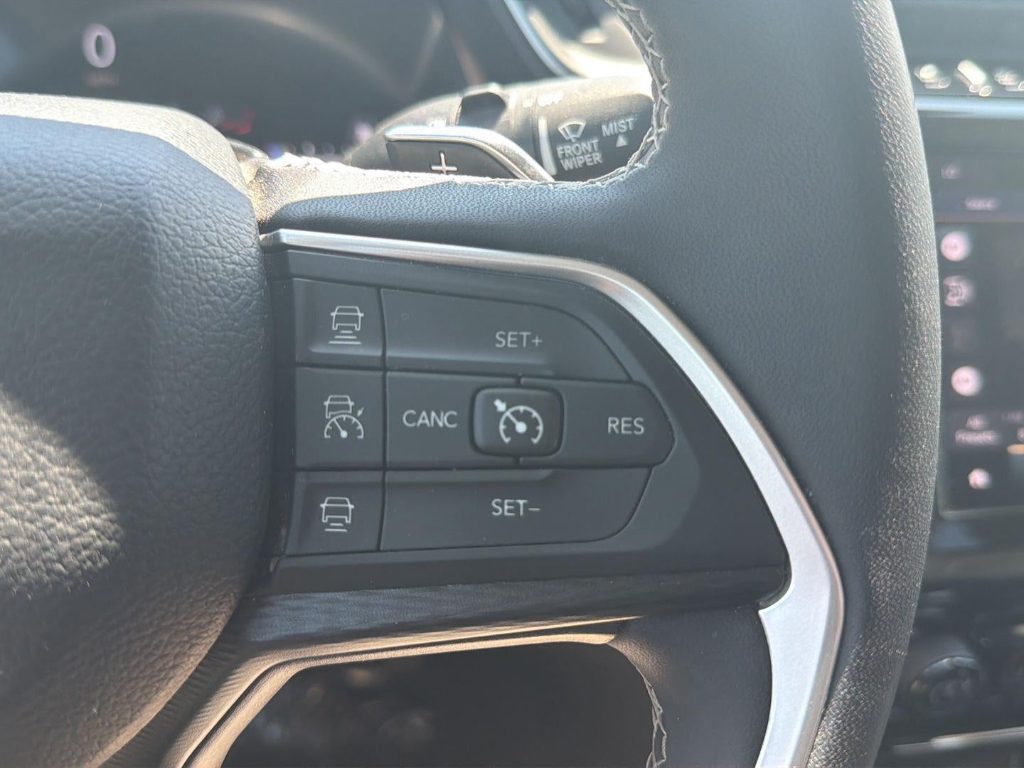 2023 Jeep Grand Cherokee L Laredo