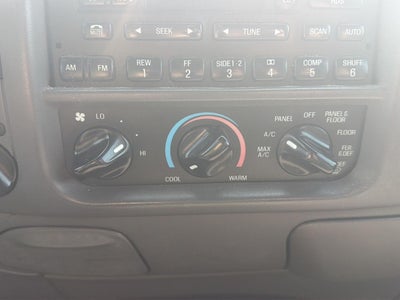 2002 Ford F-150 XLT
