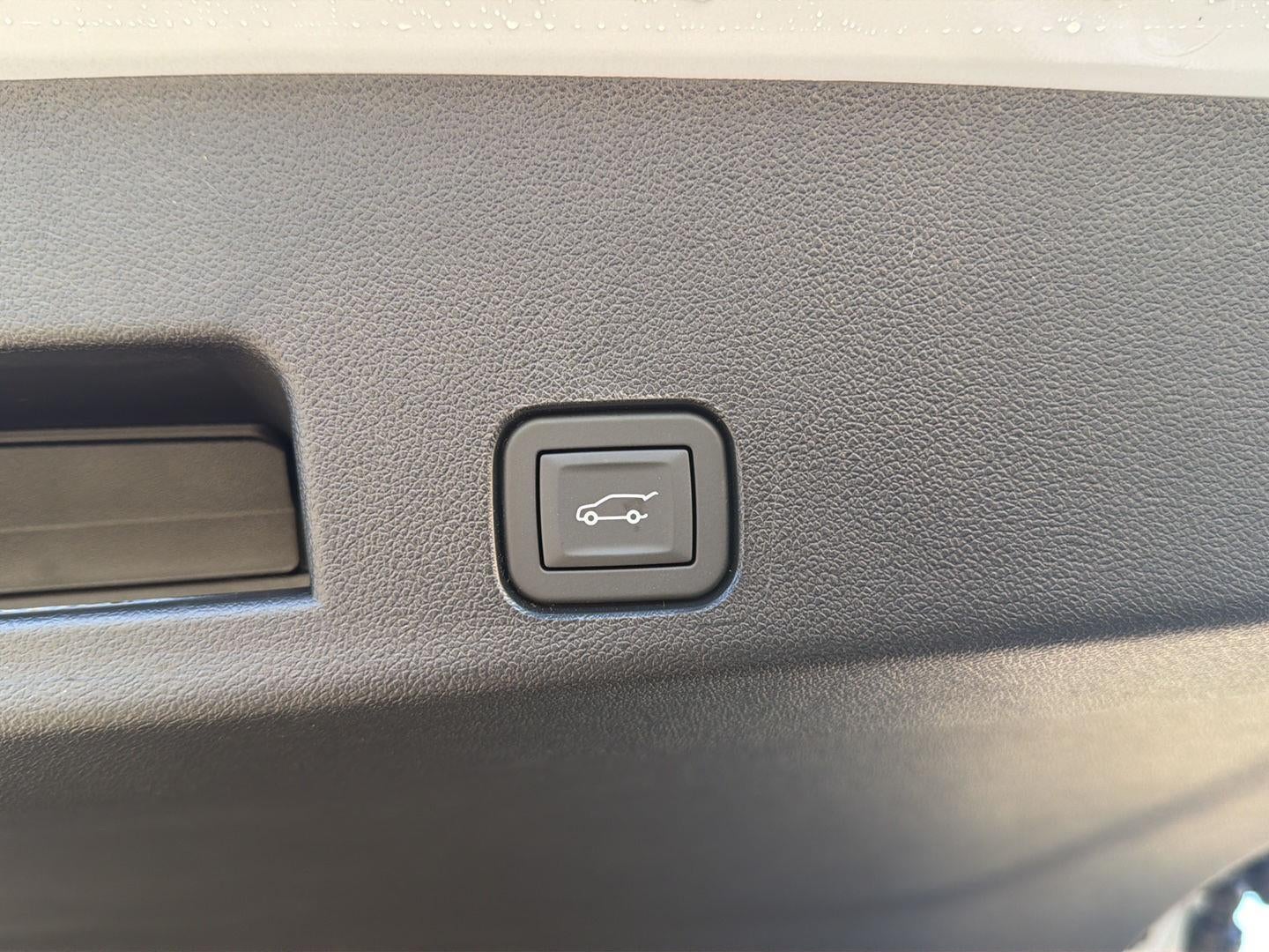 2027 GMC Acadia Denali 24