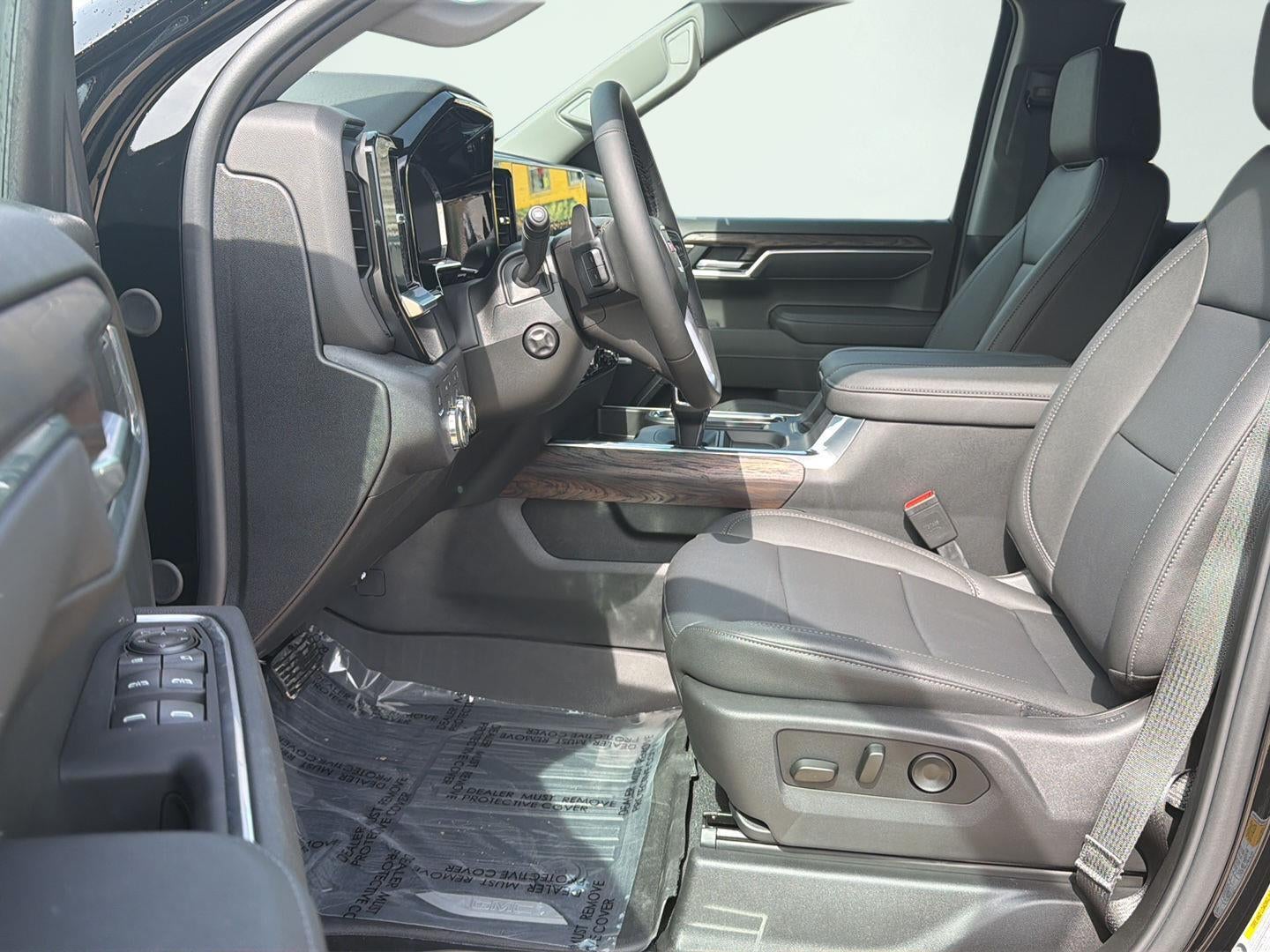2026 GMC Sierra 1500 SLT - Photo 7