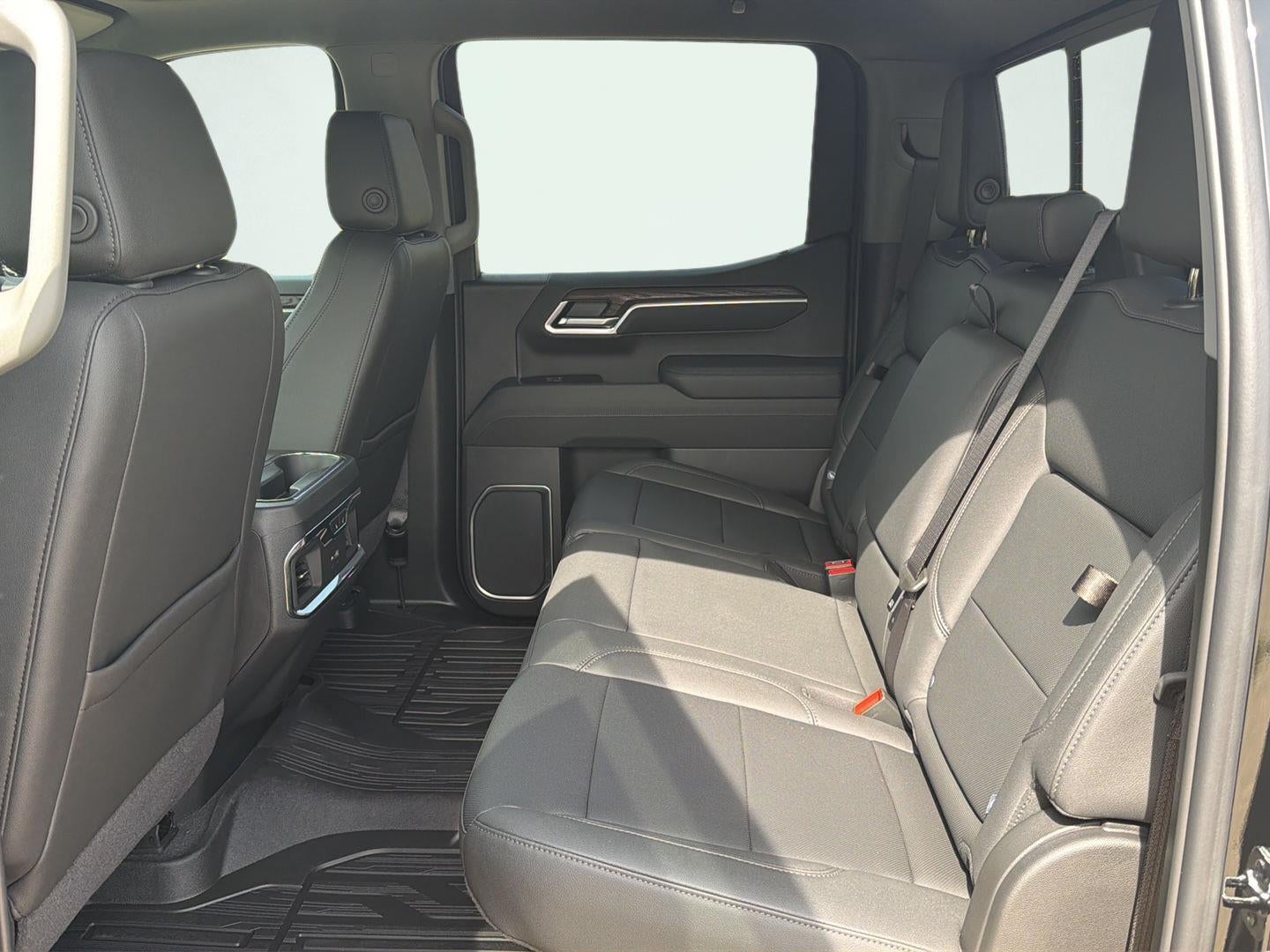 2026 GMC Sierra 1500 SLT - Photo 9