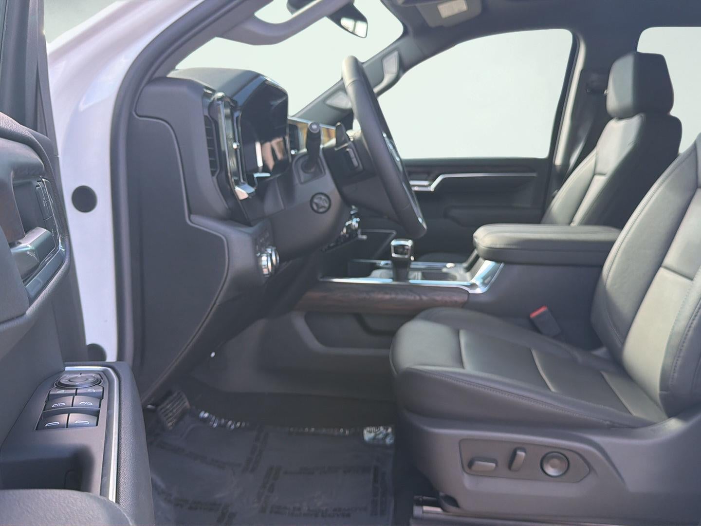 2026 GMC Sierra 1500 SLT 2