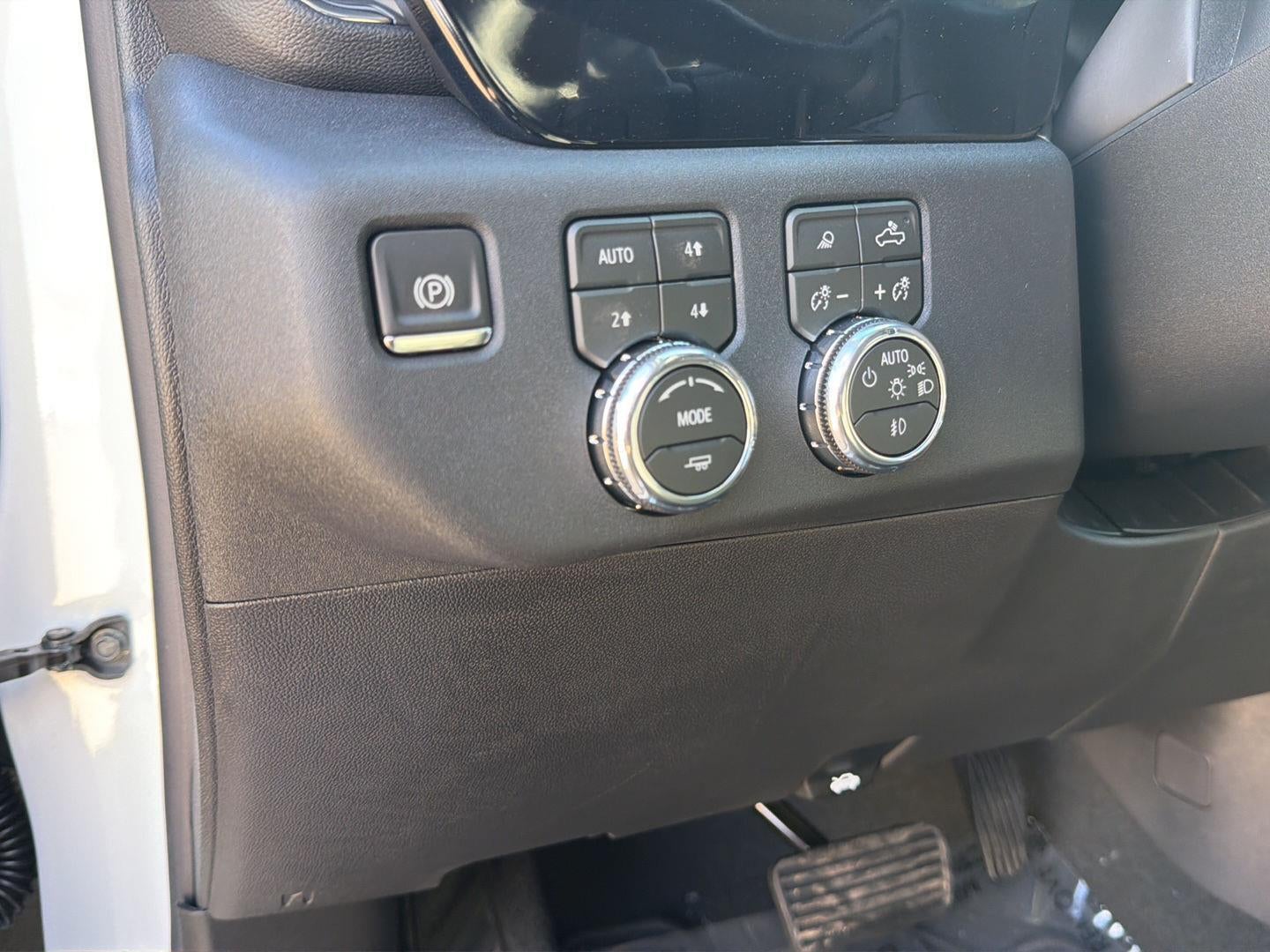 2026 GMC Sierra 1500 SLT 25