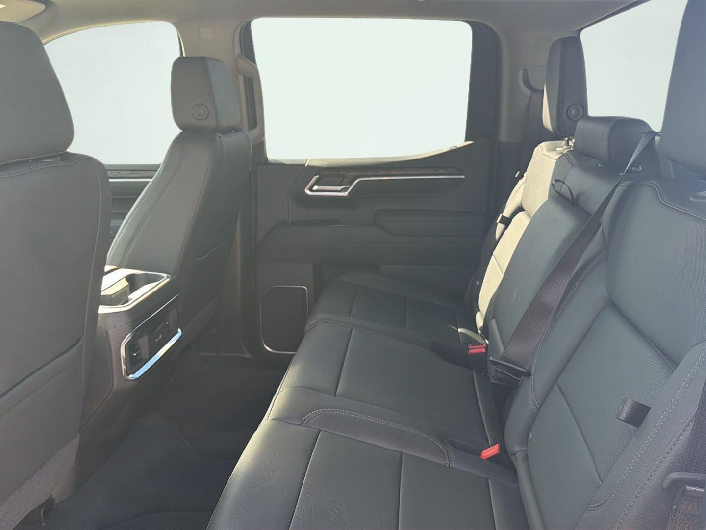 2026 GMC Sierra 1500 SLT 3