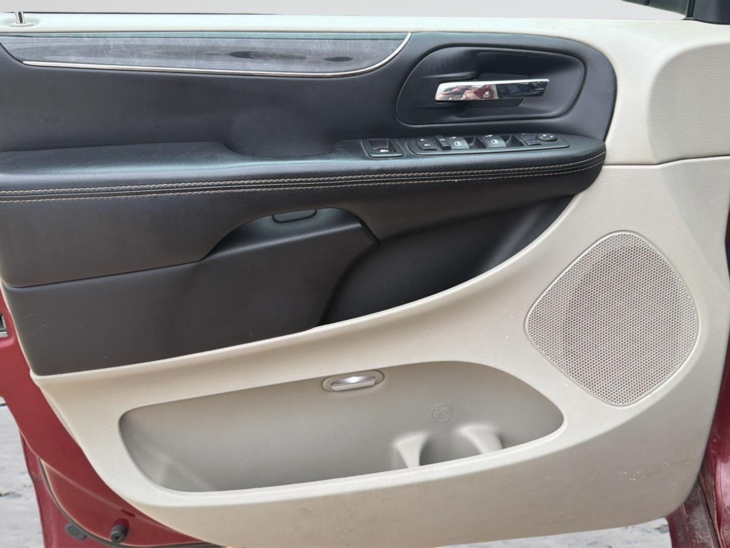 2014 Chrysler Town & Country Touring