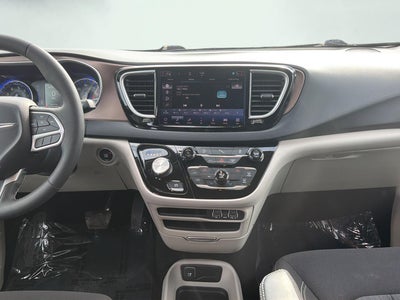 2024 Chrysler Voyager LX