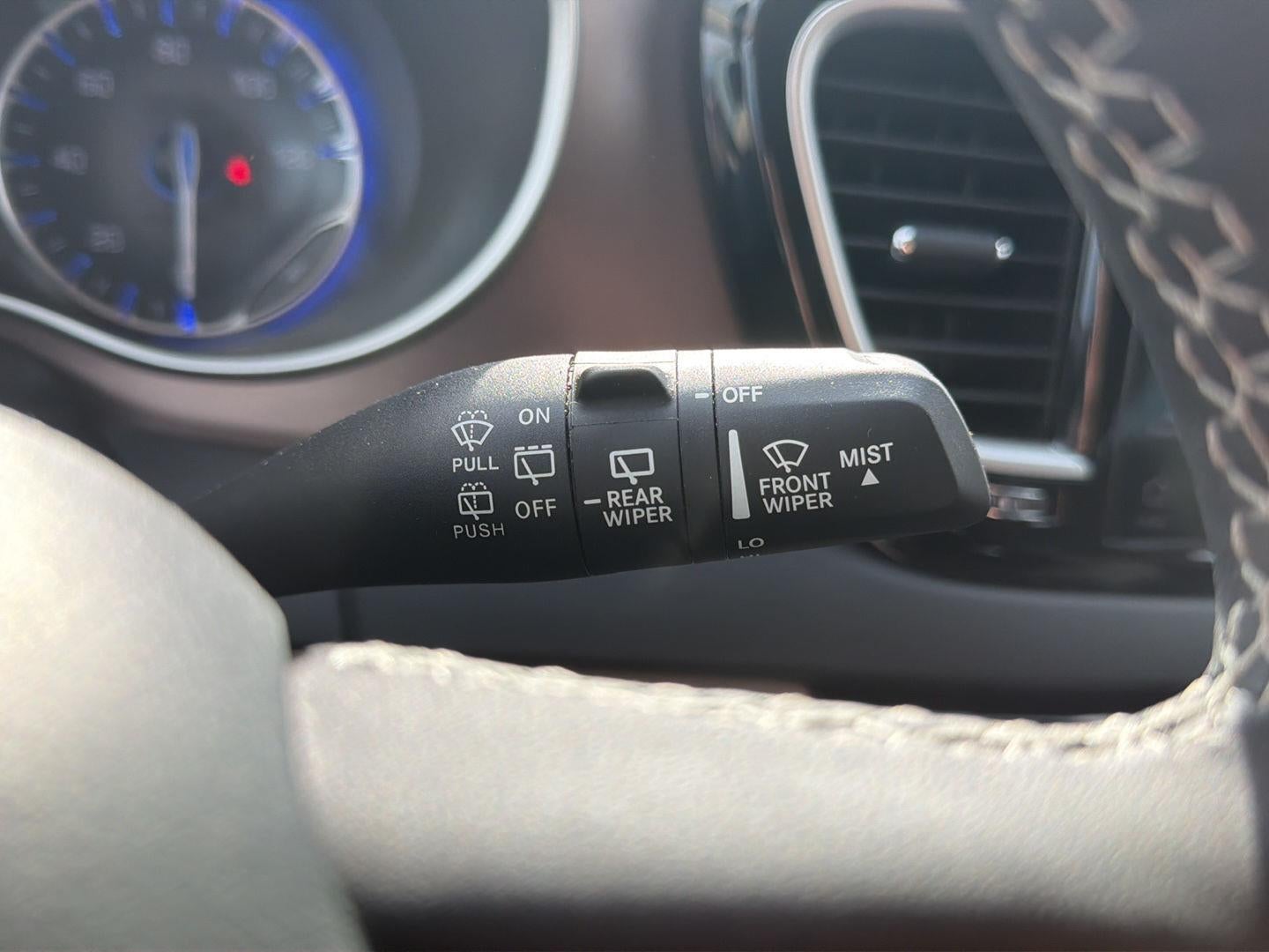 2024 Chrysler Voyager LX