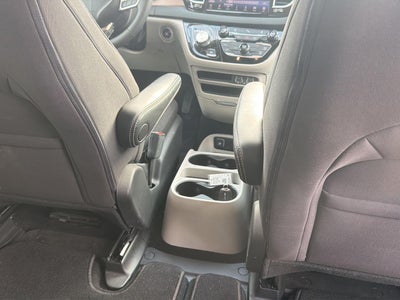 2024 Chrysler Voyager LX