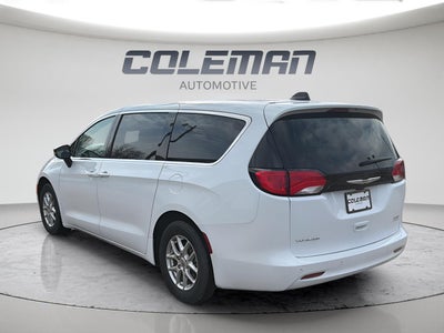 2024 Chrysler Voyager LX