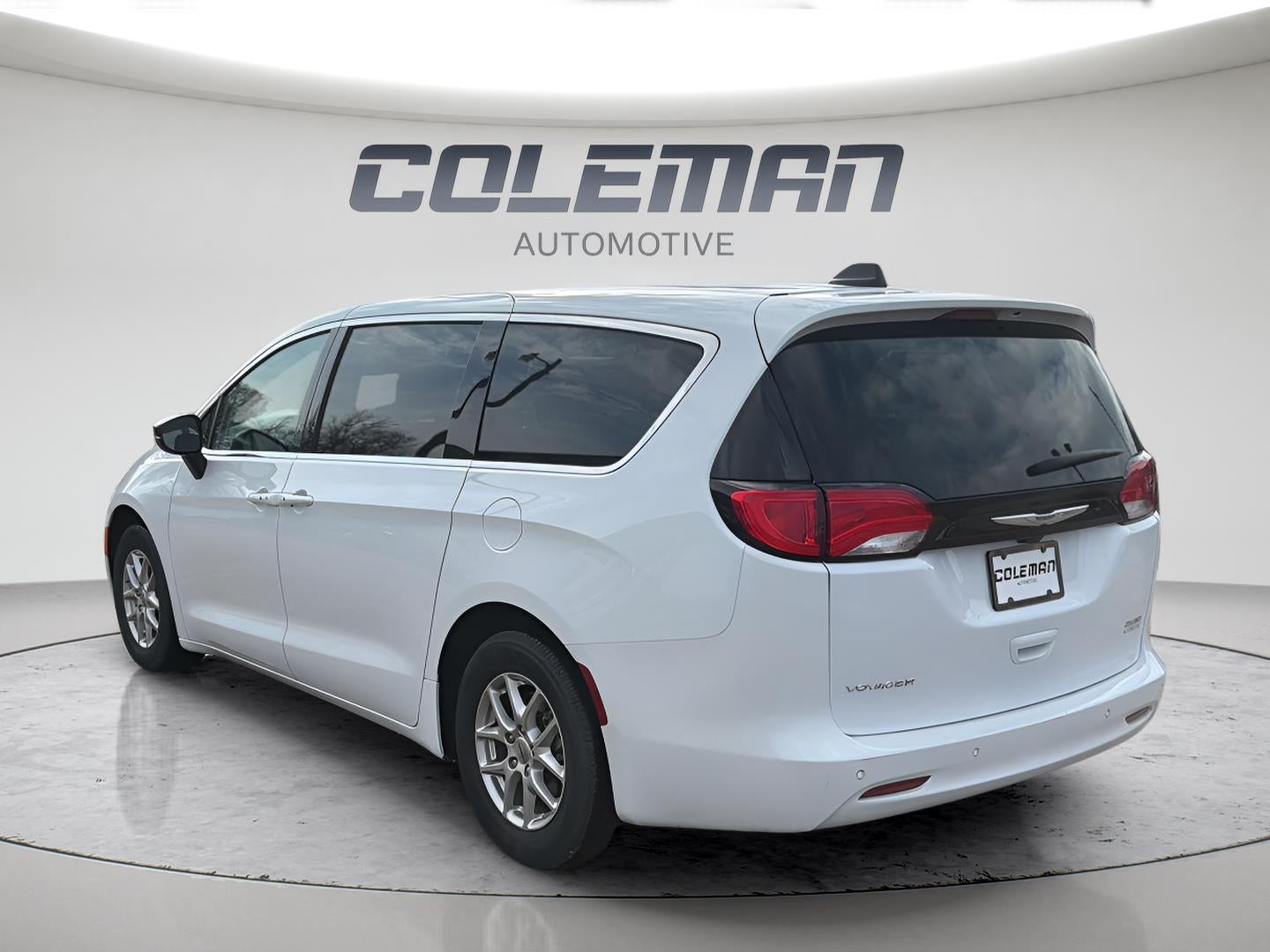 2024 Chrysler Voyager LX