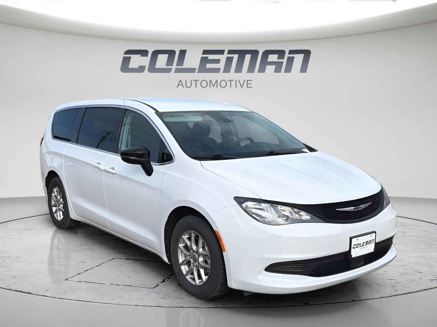 2024 Chrysler Voyager LX