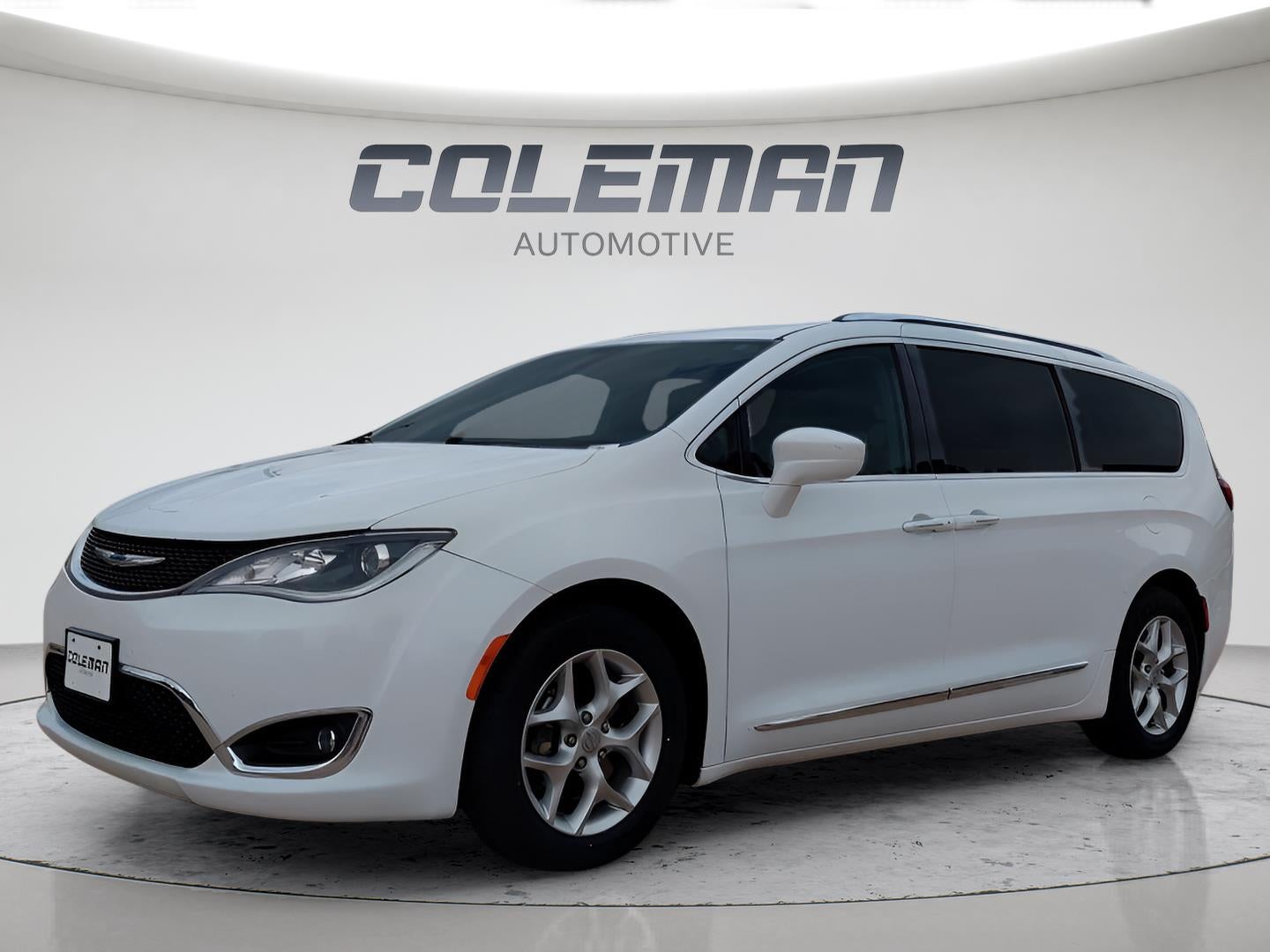 2019 Chrysler Pacifica Touring L Plus's photo