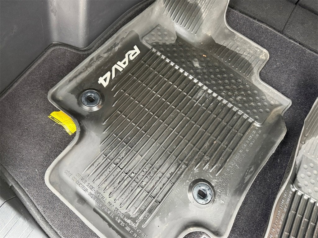 2019 Toyota RAV4 Hybrid XLE