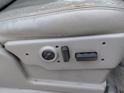 2004 Chevrolet Suburban LT