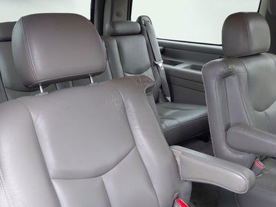 2004 Chevrolet Suburban LT