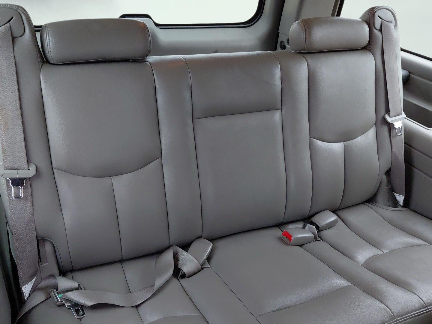 2004 Chevrolet Suburban LT