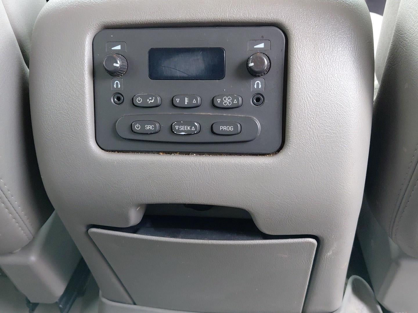 2004 Chevrolet Suburban LT