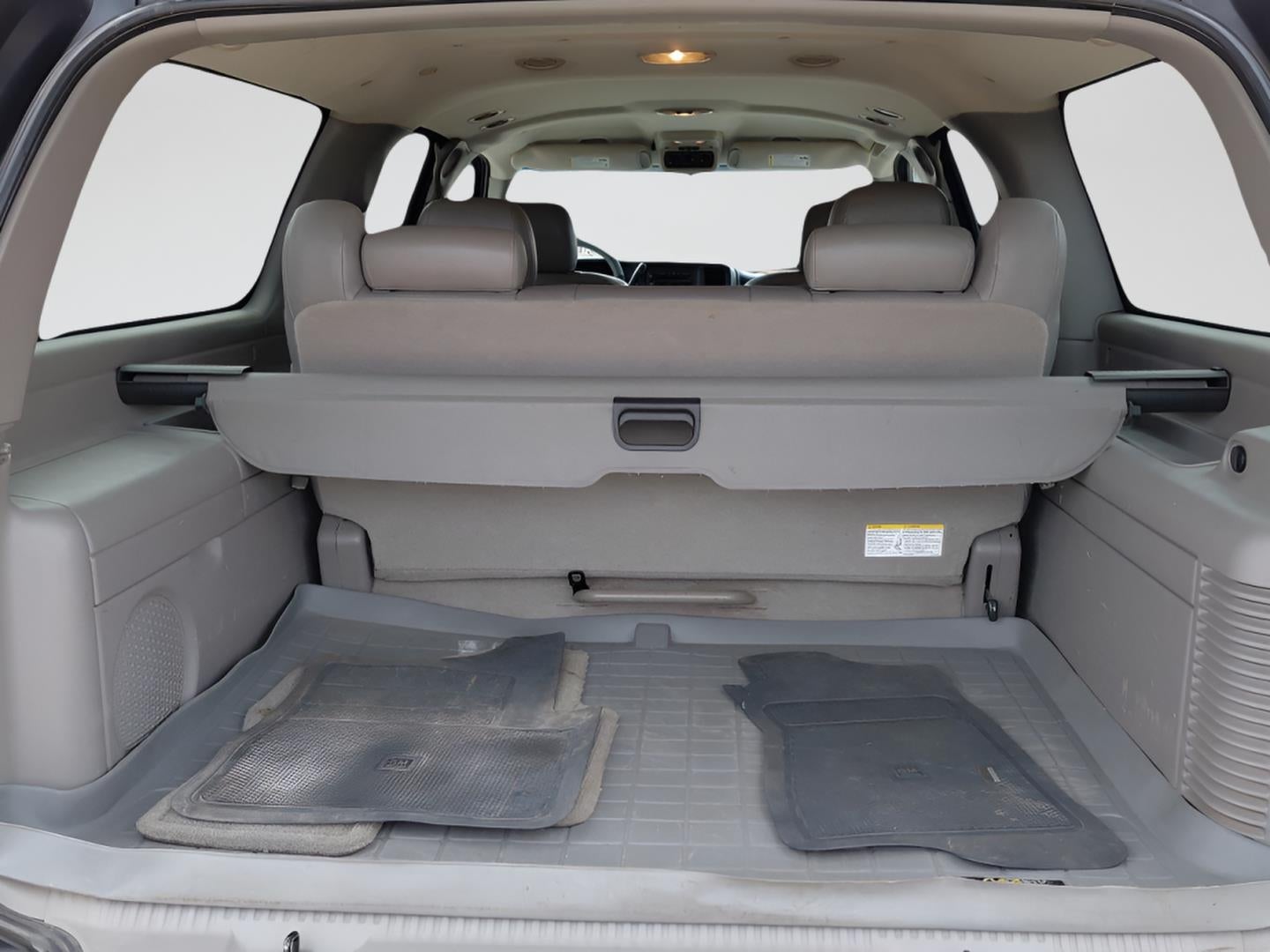 2004 Chevrolet Suburban LT