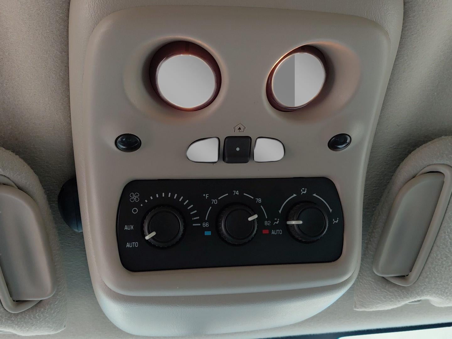 2004 Chevrolet Suburban LT