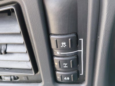 2004 Chevrolet Suburban LT