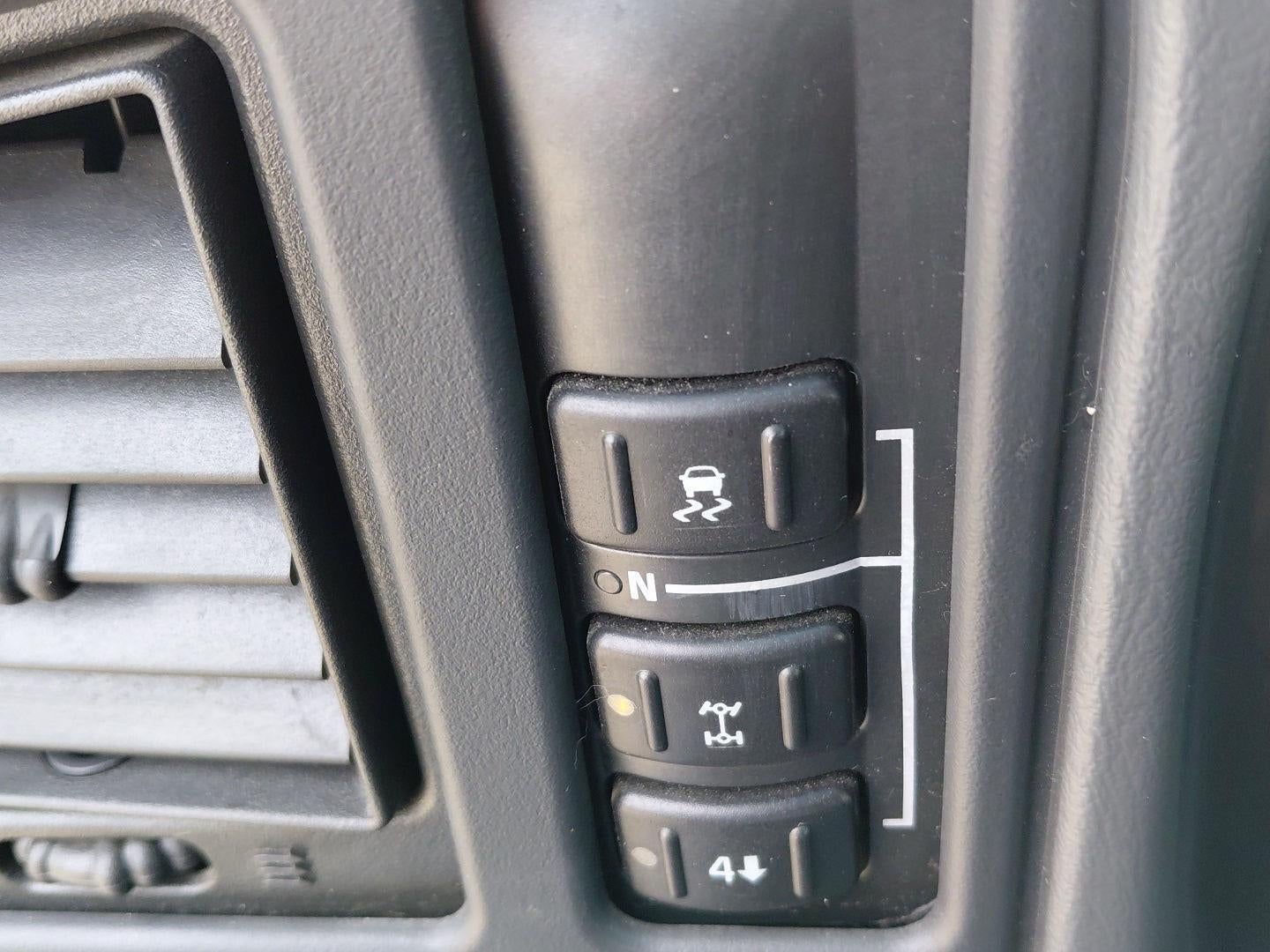 2004 Chevrolet Suburban LT