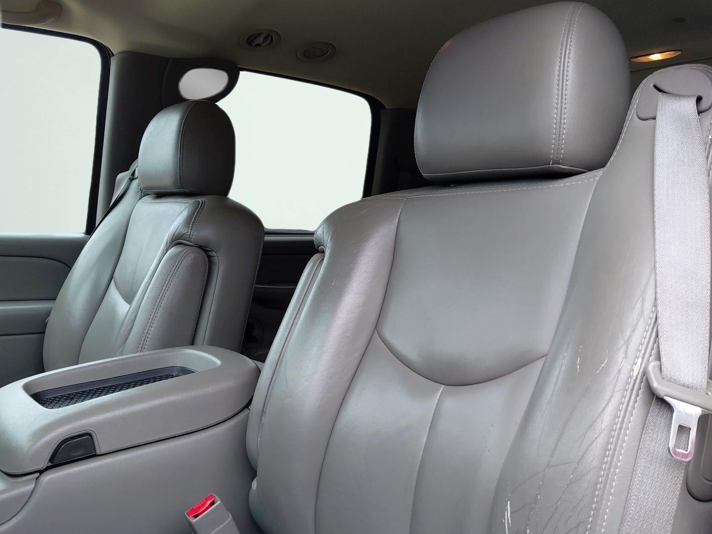 2004 Chevrolet Suburban LT