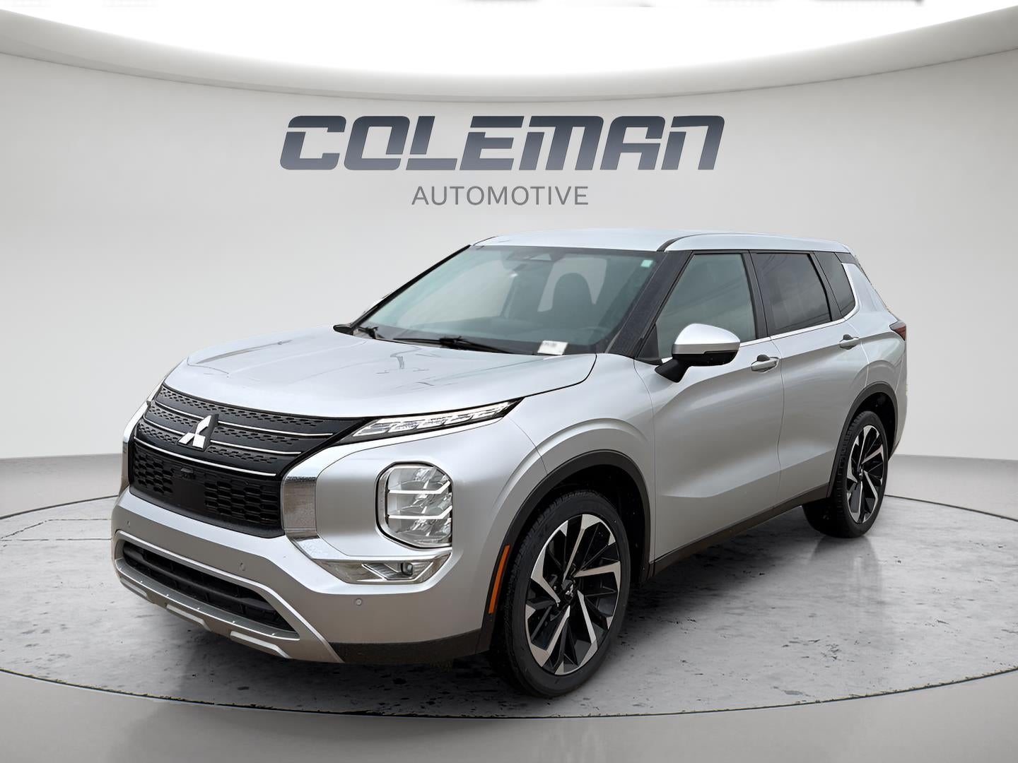 2024 Mitsubishi Outlander SE 2WD's photo
