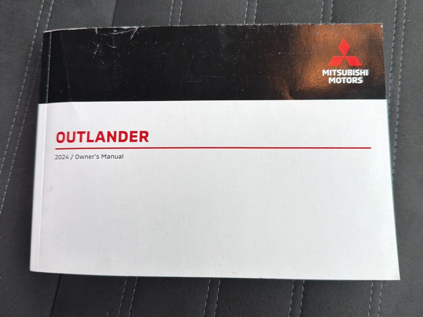 2024 Mitsubishi Outlander SE